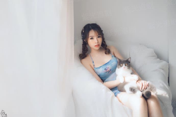 此情不待
